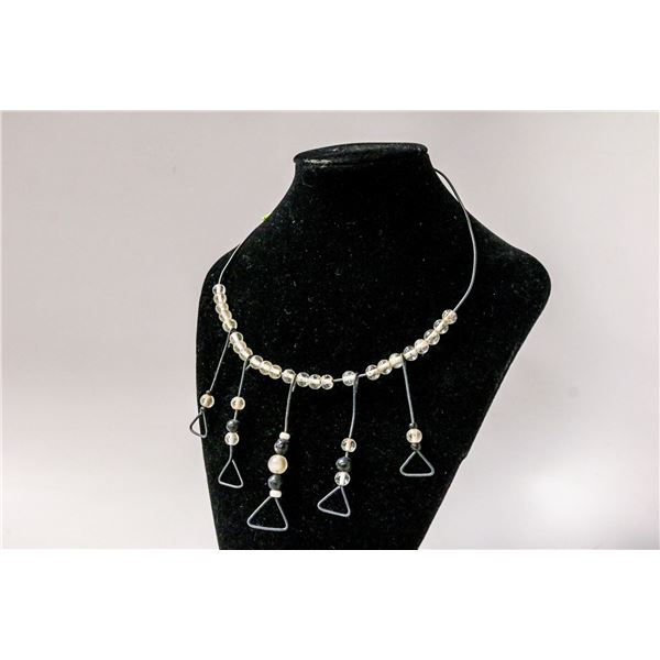 SILVER WIRE BEADED NECKLACE