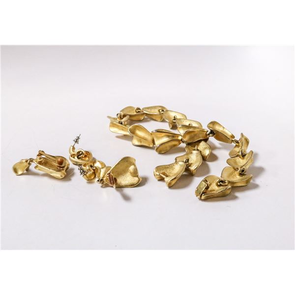 1960S GOLD TONE NECKLACE AND EARRINGS