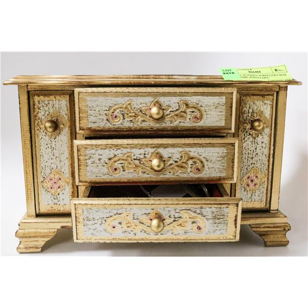 ORNATE WOODEN JEWELLERY BOX WITH SOME JEWELLERY