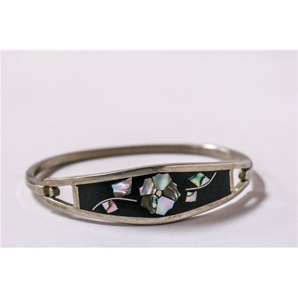 MEXICAN SILVER BRACELET WITH FLORAL INLAY