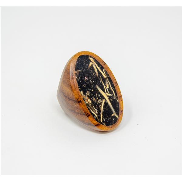 SIZE 5 WOODEN RING WITH BLACK DESIGN