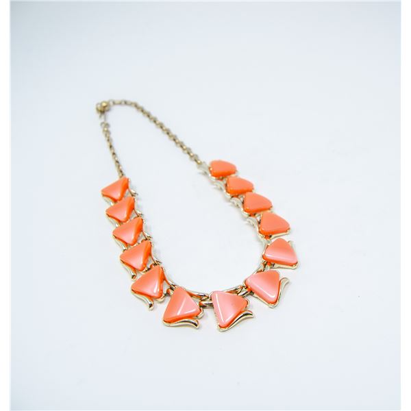 GOLD TONE AND PINK DETAIL NECKLACE