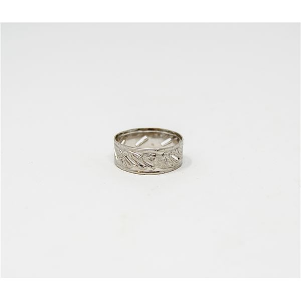 SILVER TONED FLOWER DESIGN RING