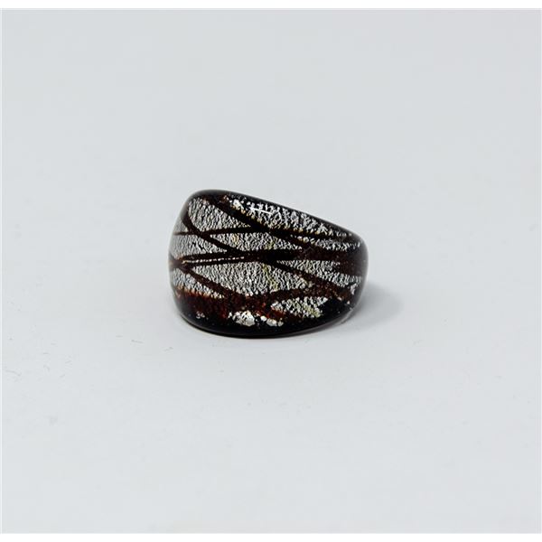 ITALIAN HAND BLOWN GLASS RING SIZE 5