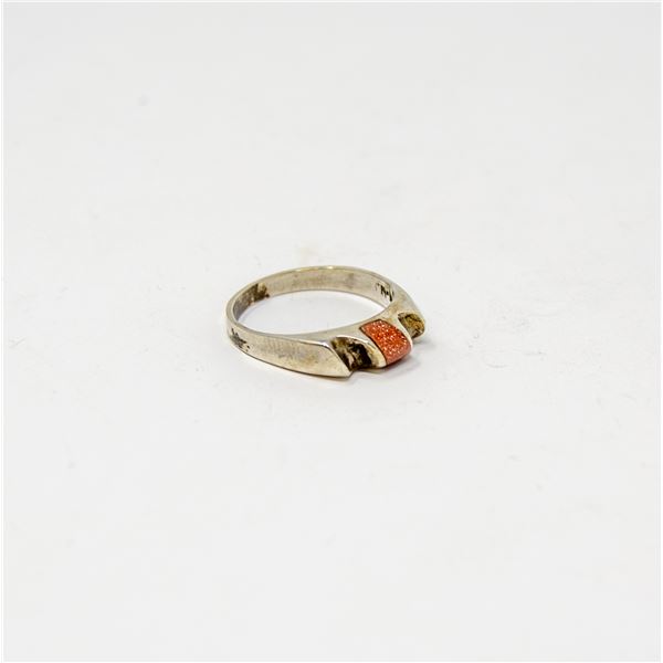 925 SILVER AND GOLDSTONE RING SIZE 8