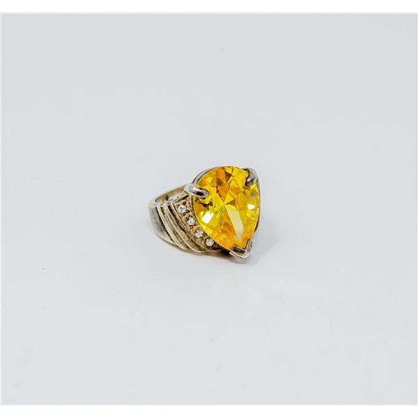 925 SILVER RING WITH YELLOW PEAR SHAPED STONE