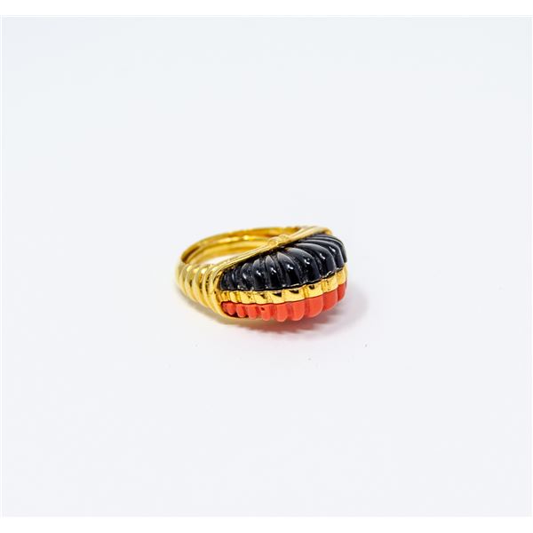 GOLD TONE WITH CORAL COLOUR CENTRE RING SIZE 7