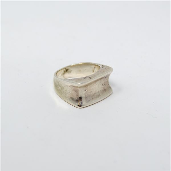 925 SILVER RECTANGULAR DESIGN RING SIZE 5.5