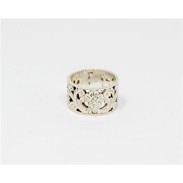 925 SILVER RING WITH CUT OUT DETAIL SIZE 6.5