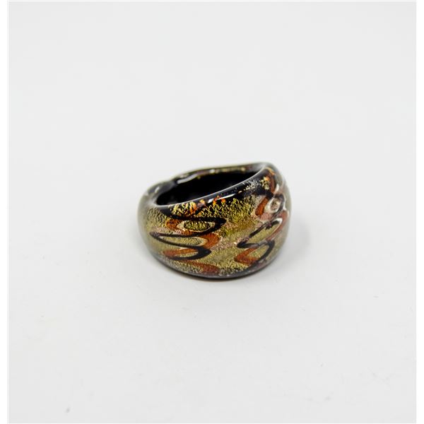 ITALIAN BLOWN GLASS ART RING SIZE 6.5