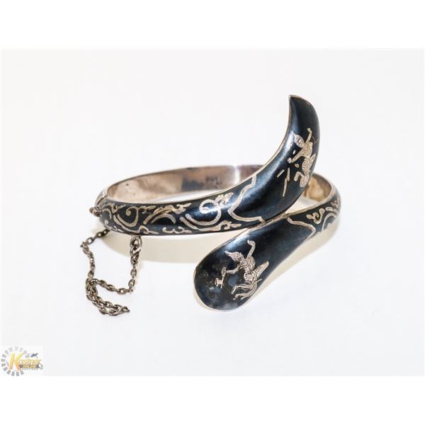 SIAM SILVER BRACELET WITH DANCING GODS