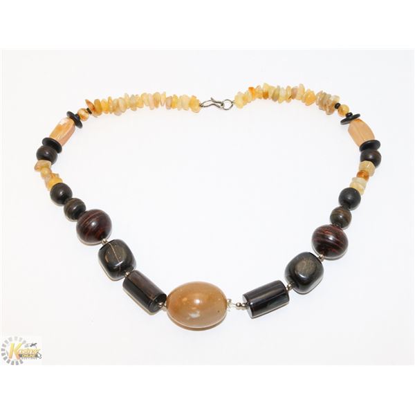 VINTAGE CHUNKY BEADED FASHION NECKLACE