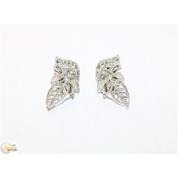 VINTAGE LISNER SILVER TONE FILIGREE LEAF EARRINGS