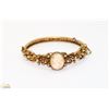 Image 1 : 1950S GOLD TONE CAMEO BRACELET