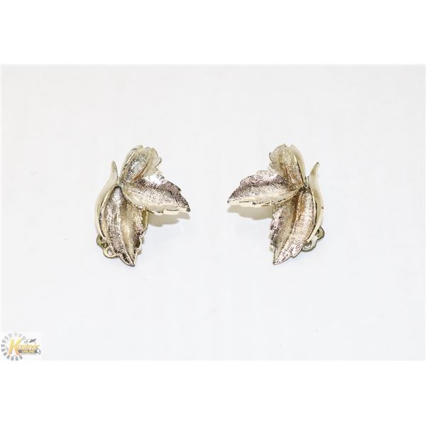 GOLD TONE LEAF CLIP EARRINGS
