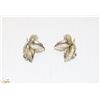Image 1 : GOLD TONE LEAF CLIP EARRINGS