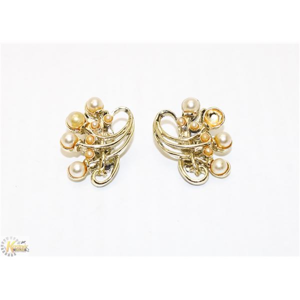 GOLD TONE AND FAUX PEARL CLIP EARRINGS