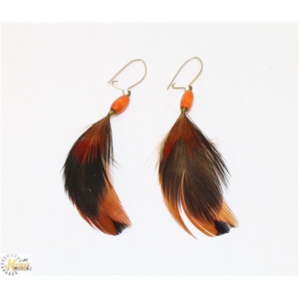 BROWN FEATHER EARRINGS