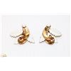 Image 1 : GOLD TONE AND WHITE ENAMEL LEAF CLIP EARRINGS