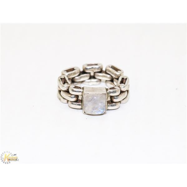 925 SILVER LINK RING WITH MOONSTONE SIZE 6.75