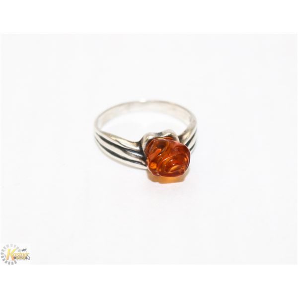 925 SILVER RING WITH CARVED AMBER ROSE CENTRE