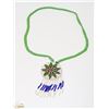 Image 1 : GREEN AND WHITE BEADED NECKLACE