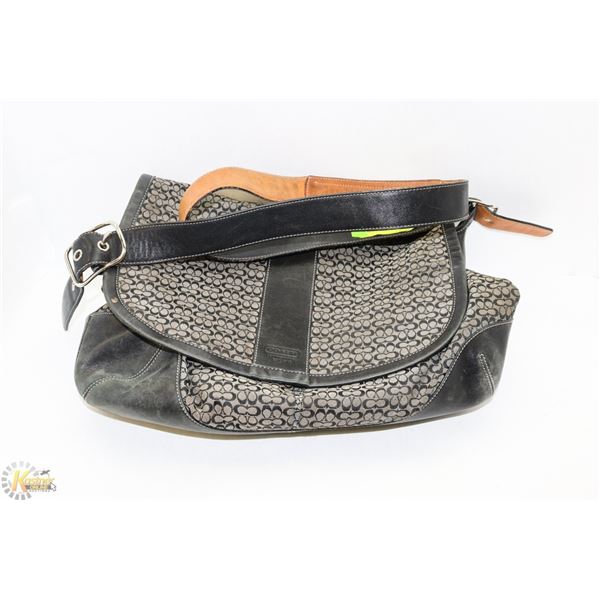 AUTHENTIC COACH PURSE GREY AND BLACK SOME WEAR