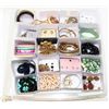 Image 1 : CASE FULL OF ASSORTED VINTAGE JEWELLERY