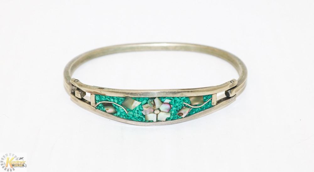 MEXICAN SILVER BRACELET WITH GREEN FLOWER INLAY