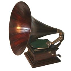 Victor IV Phonograph - Wooden Horn