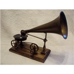 Krammer & Reinhardt Phonograph