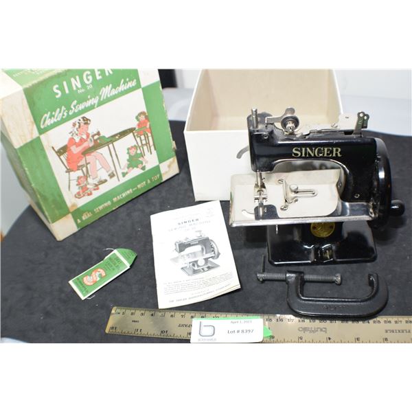 SINGER# 20 CHILDS SEWING MACHINE