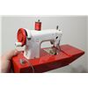 Image 2 : CHILDS ELECTRIC SEWING SEW-ETTE SEWING MACHINE