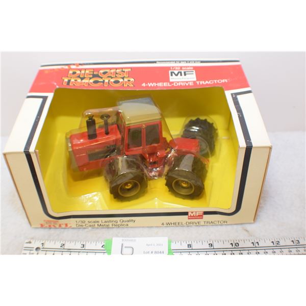 Toy Massey-Ferguson 4900 4wD 1/32