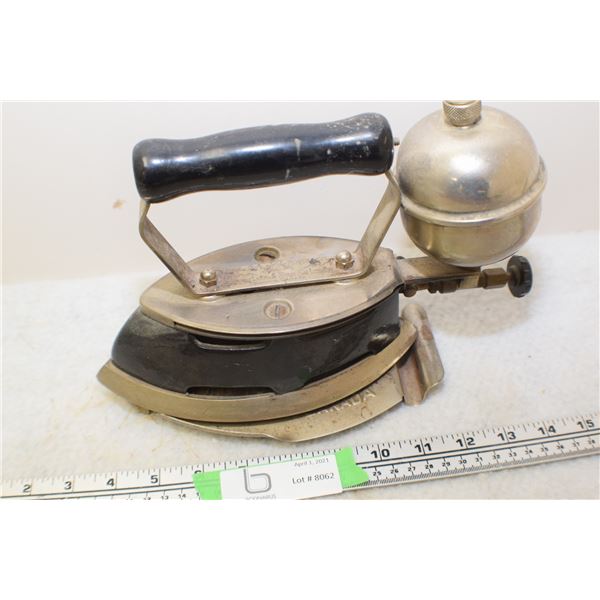 Coleman Black 4-A Gas Iron