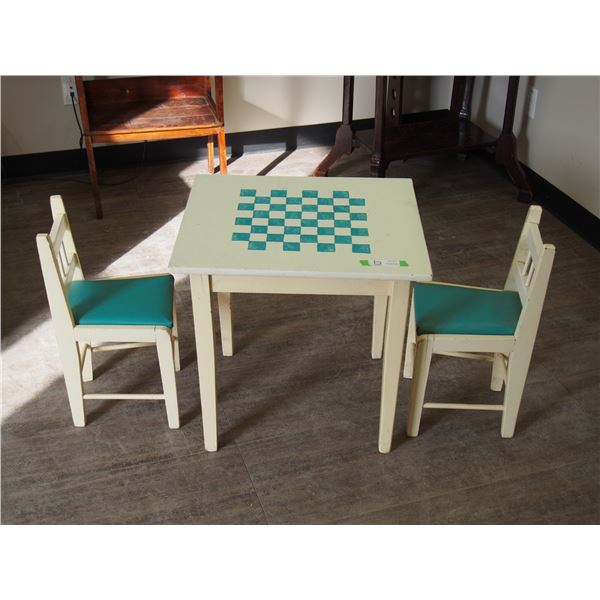 KIDS TABLE & TWO CHAIRS (22 L X 19 W X 21 IN TALL)