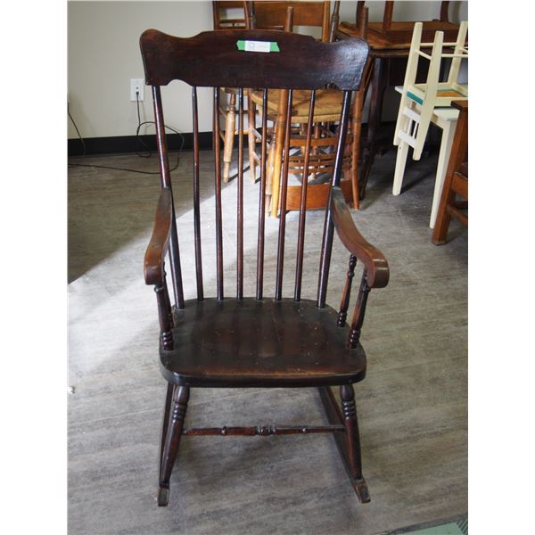 VINTAGE WOODEN ROCKING CHAIR