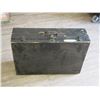 Image 1 : WOODEN TRUNK (26 L X 17 W X 8 IN DEEP)