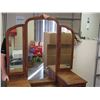 Image 2 : VINTAGE MAKEUP STAND WITH 3 WAY MIRROR