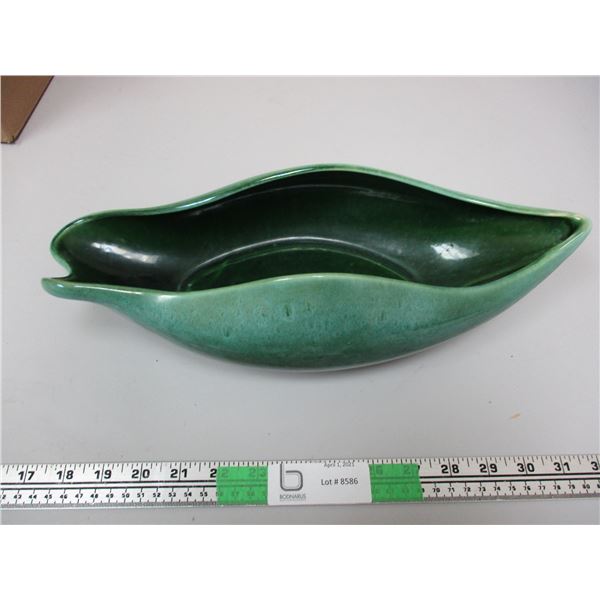 Beauce Ware Canada Long Bowl (15"x6")