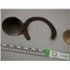 Image 5 : BELL (NO CLAPPER) HORSESHOE & CANDLE HOLDERS