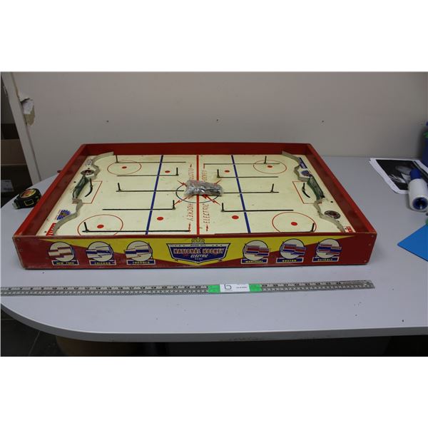 Vintage Hockey Game - one of the first battery operated 1940-50