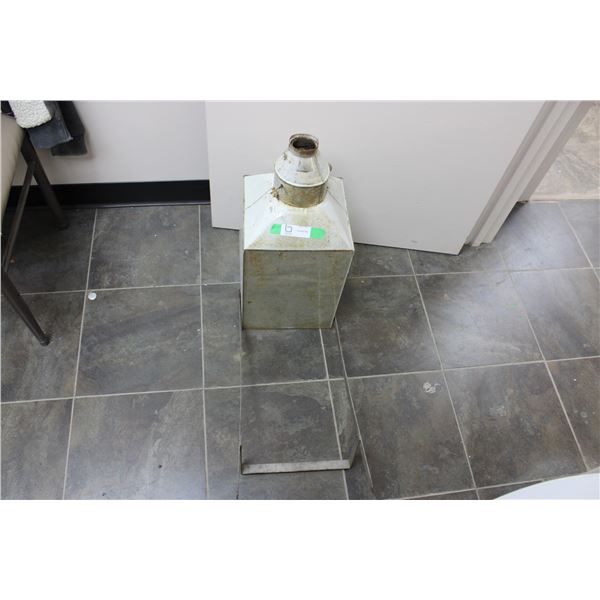 Cupboard flour sifter