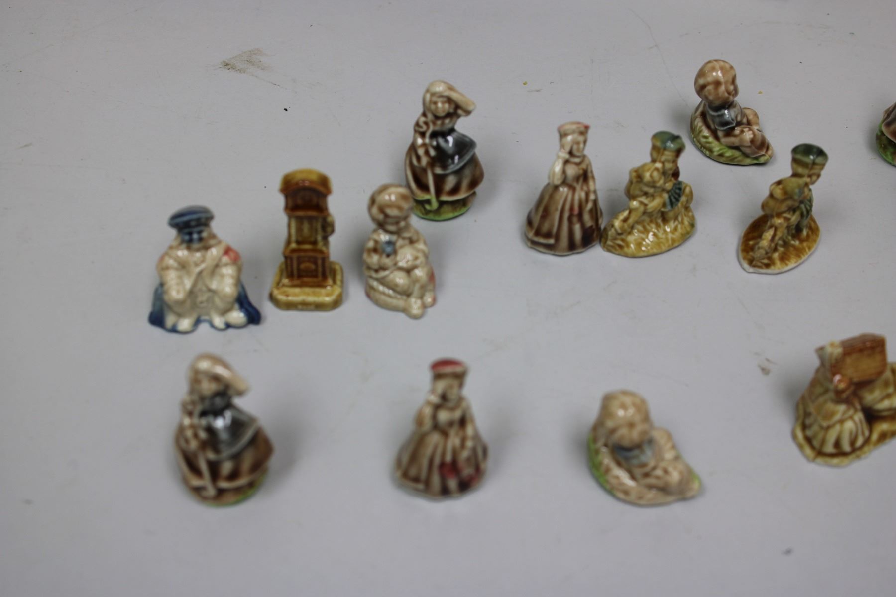 Red Rose Tea Nursery Rhymes Figurines Bodnarus Auctioneering