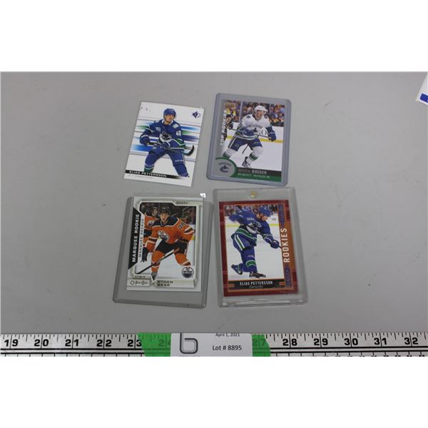 LOT OF 4 CARDS ROOKIES