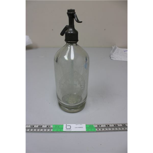 Thomas Bottling Kingston, Ontario liquor decanter