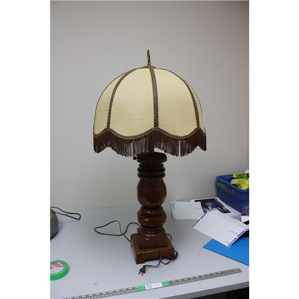 Wooden pole lamp with shade (not tested)