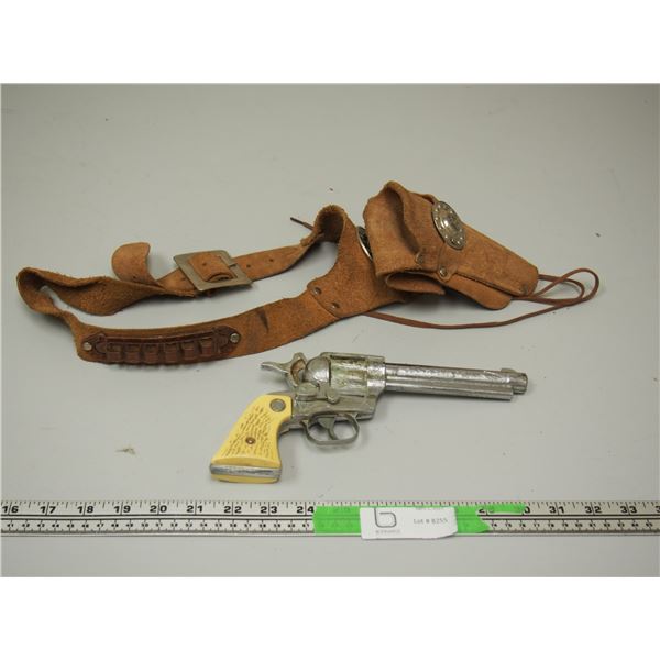 Nichols stallion .38 cap gun with holster