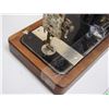Image 10 : Singer Hand Crank Sewing Machine