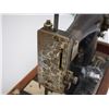 Image 11 : Singer Hand Crank Sewing Machine